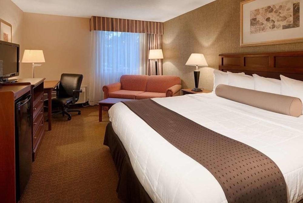 Baymont by Wyndham Marietta photo 9