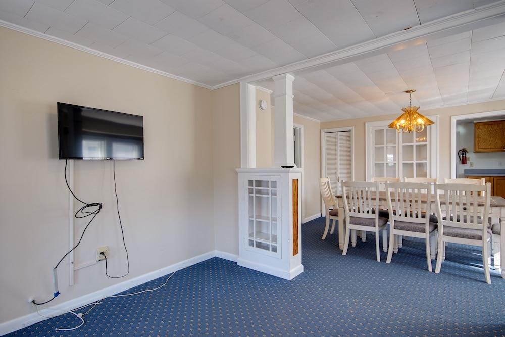 Majestic Hotel & Apartments photo 16