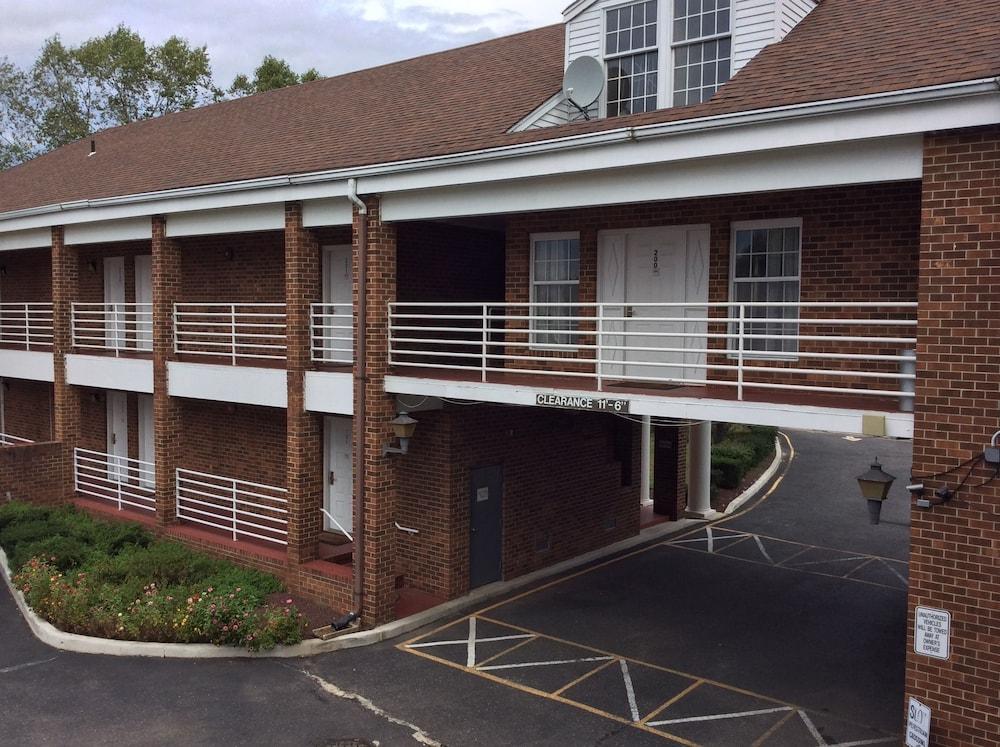 Village Inn photo 11
