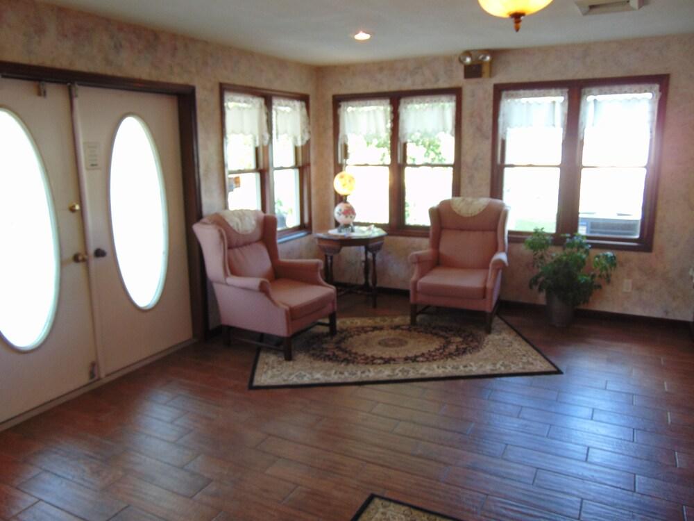 Candlelight Inn photo 4