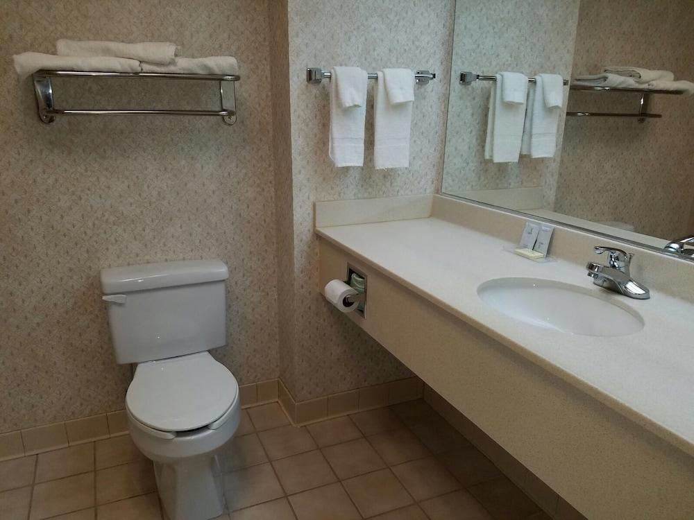 American Inn & Suites - High Point NC photo 15