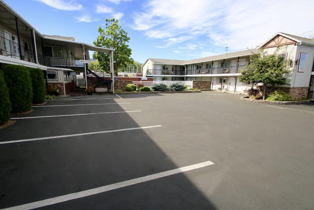 Gateway Inn photo 40