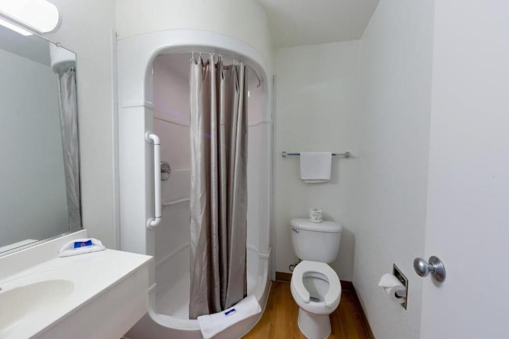 Shasta Vista Inn & Suites photo 9