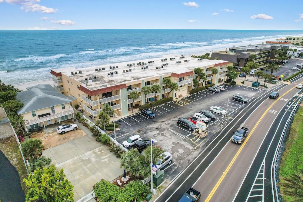 Fifty Gulfside Condominiums photo 10