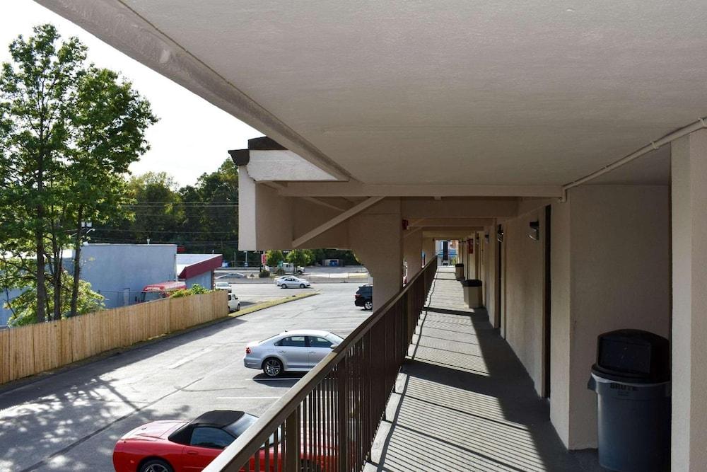 MHO Hotel Bordentown photo 35
