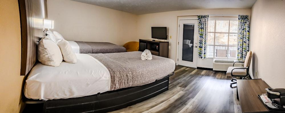 Bear Creek Inn photo 17