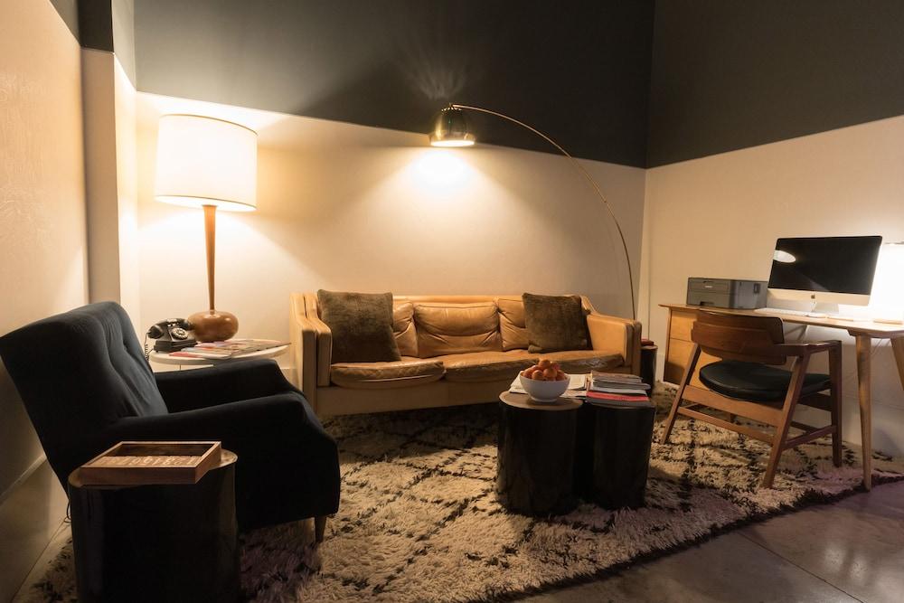 The 404 Hotel photo 16