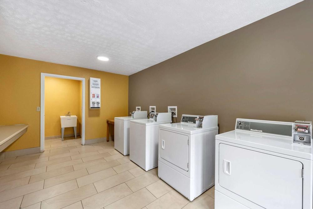 Econo Lodge Erlanger - Cincinnati Airport photo 4