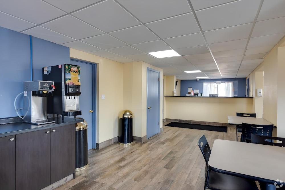I-80 Inn & Suites photo 3