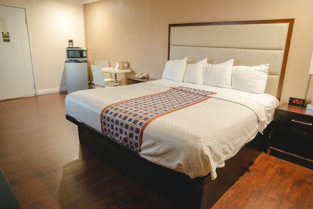Gateway Inn Gardena photo 22
