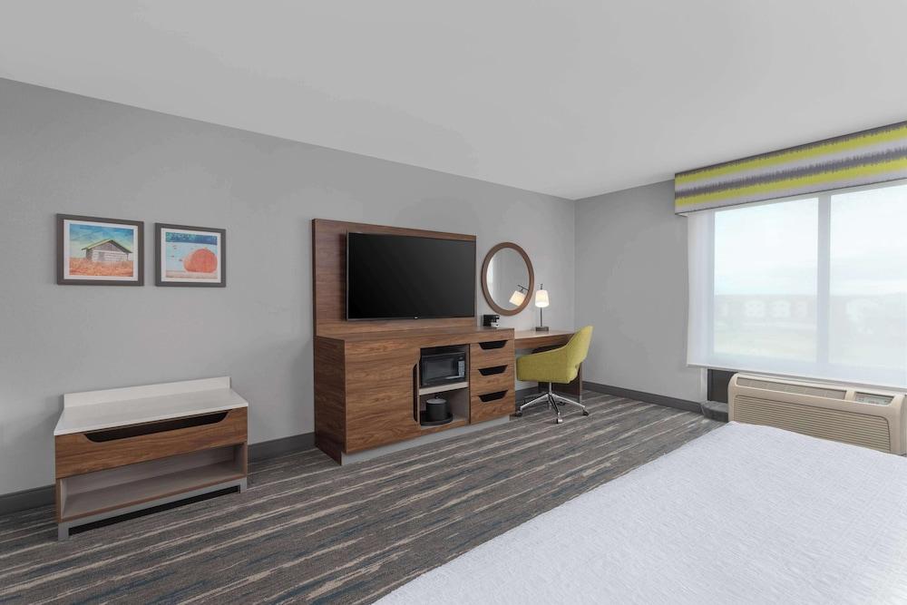 Hampton Inn & Suites Lincoln - Northeast I-80 photo 10