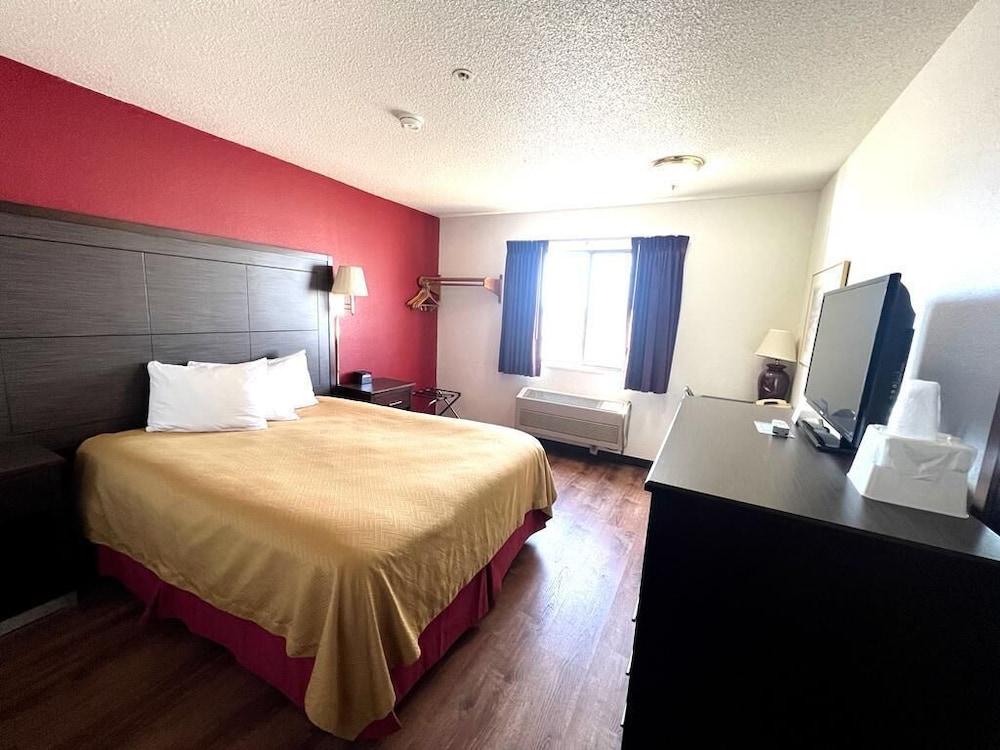 Econo Lodge Oacoma - Chamberlain West photo 30