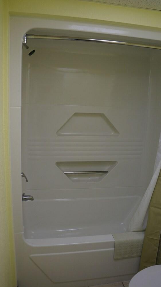 Regency Inn photo 26