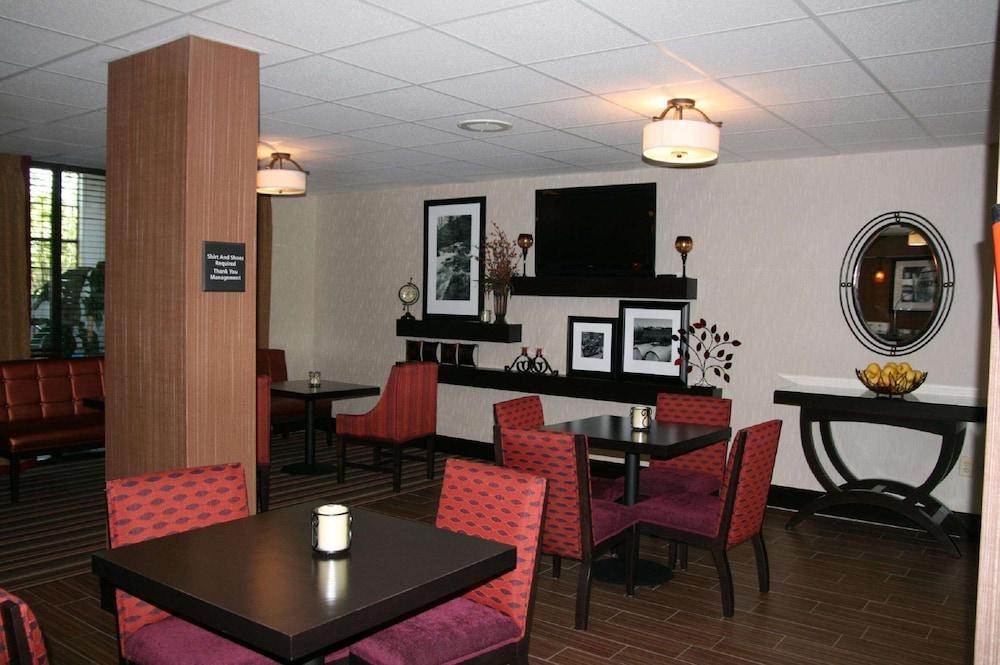 Hampton Inn by Hilton Clarksville photo 31