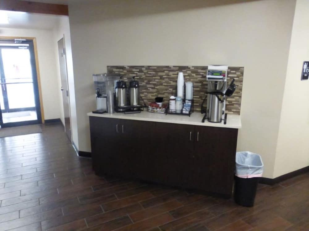 Red Roof Inn Grand Junction photo 3