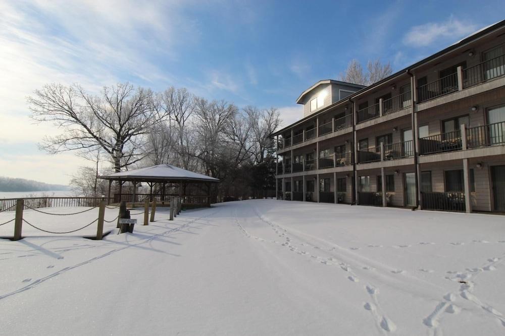 Paddle Wheel Inn photo 43