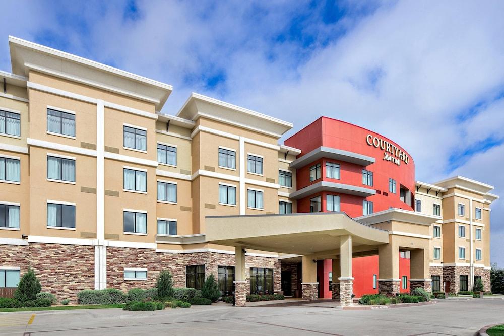 Courtyard by Marriott Lubbock Downtown/University Area photo 1