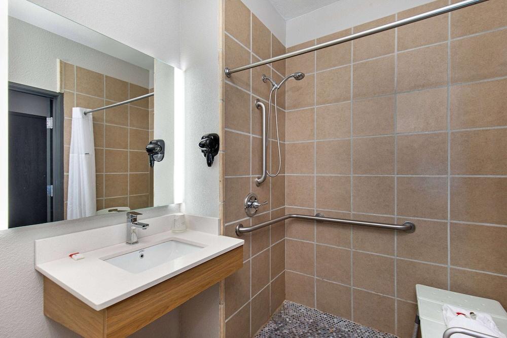 Microtel Inn & Suites by Wyndham Manchester photo 16