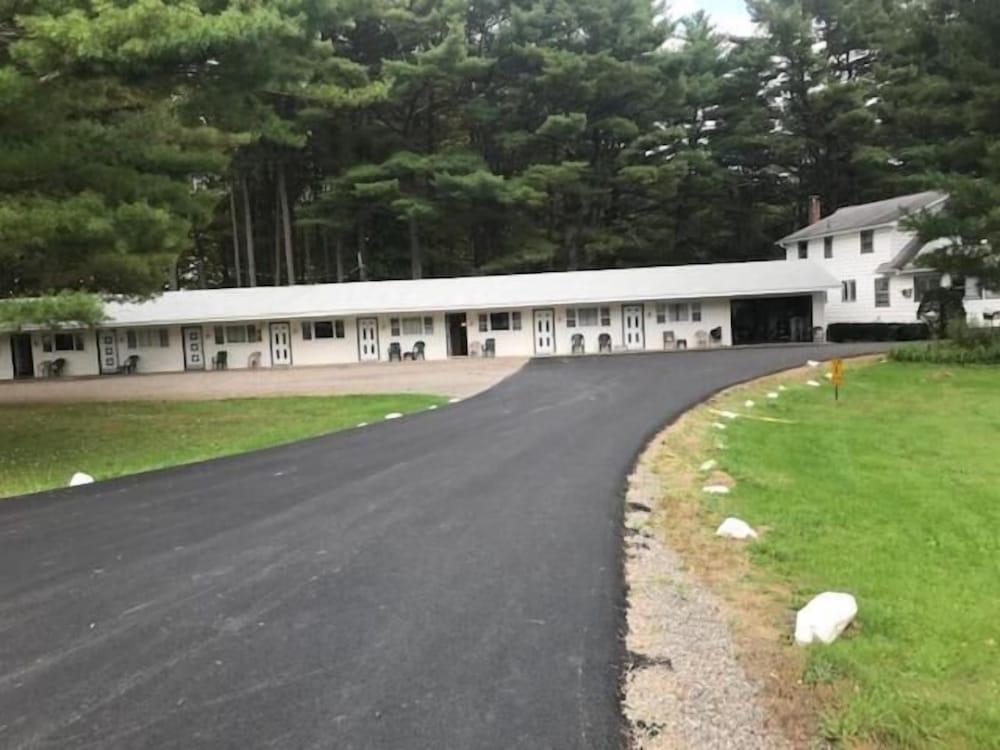 Catskill Motor Court Motel photo 49