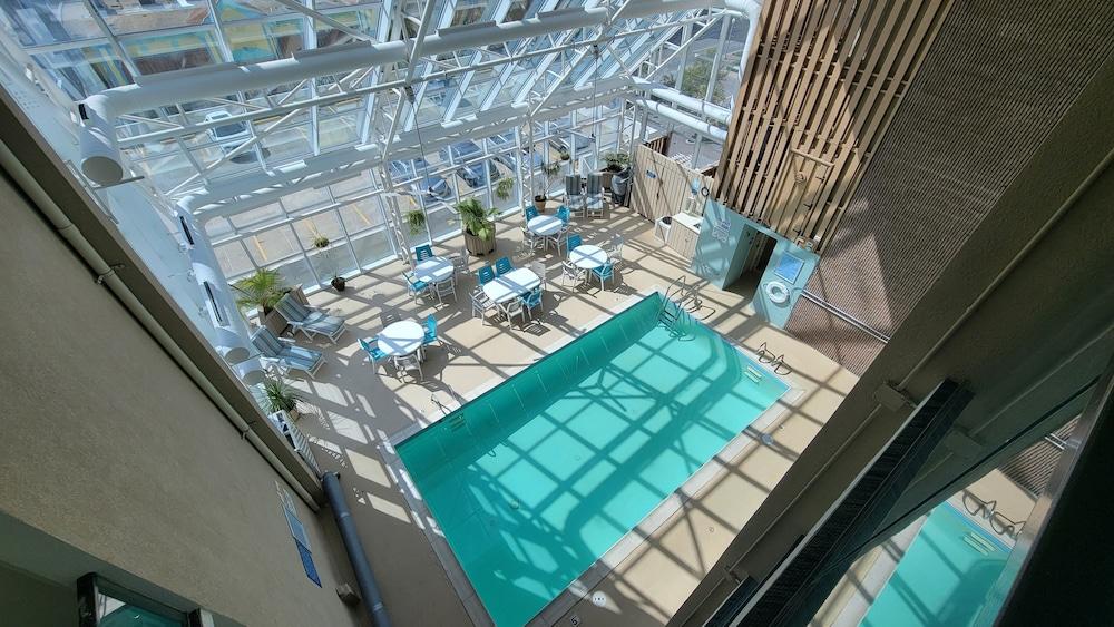 Four Sails Resort photo 38