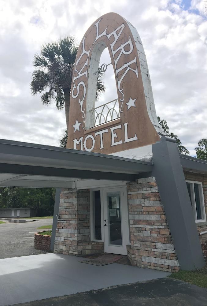 Skylark Motel photo 19