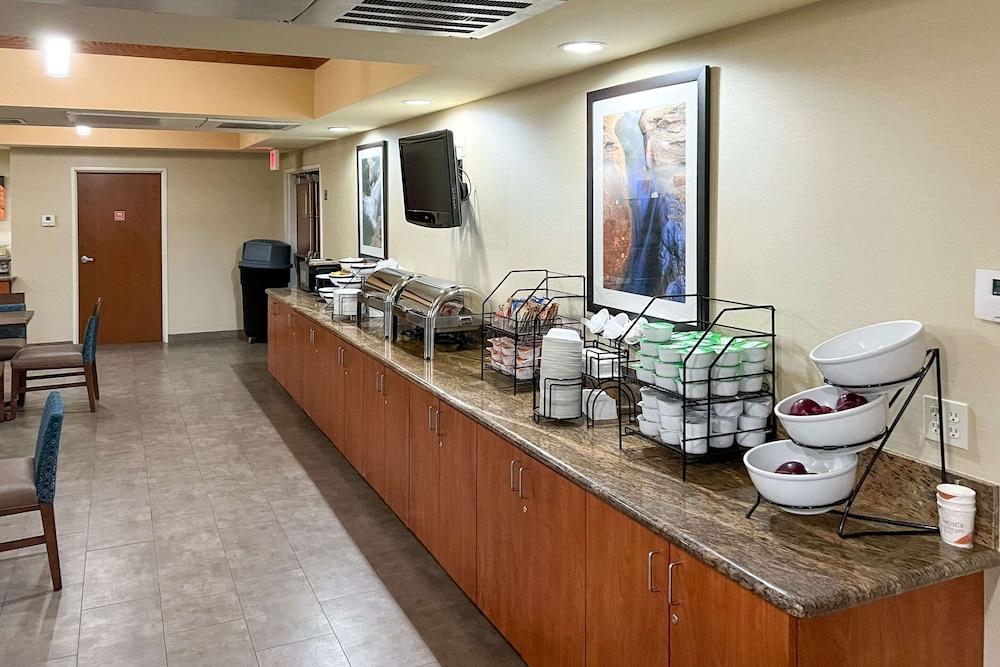 Comfort Inn & Suites Thatcher - Safford photo 29