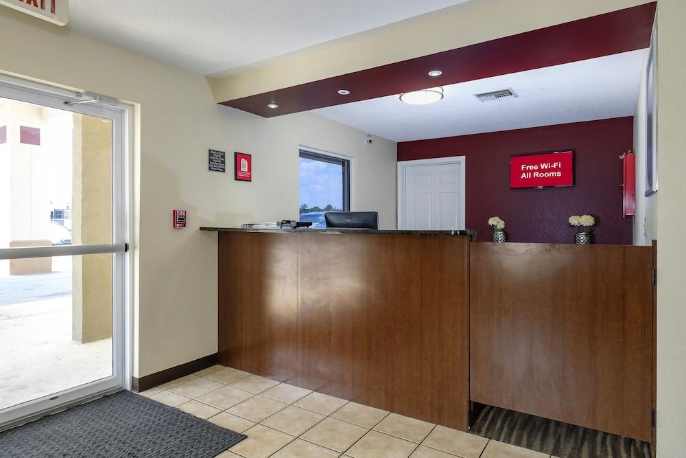 Red Roof Inn Defuniak Springs photo 3