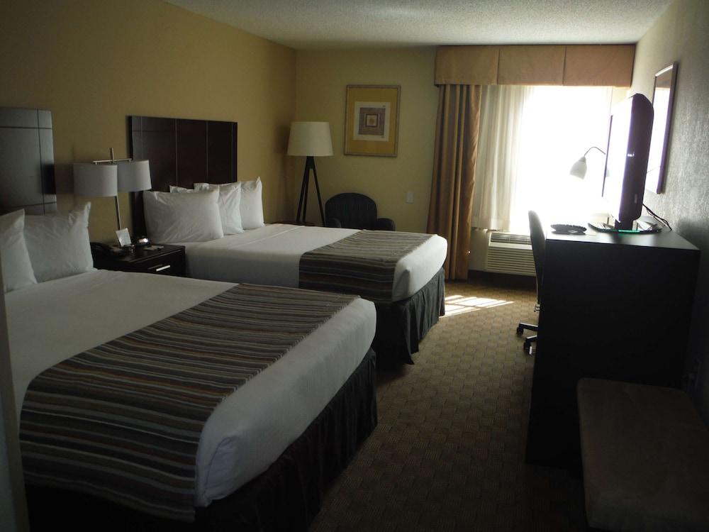Spark by Hilton Spring Lake Fayetteville photo 11