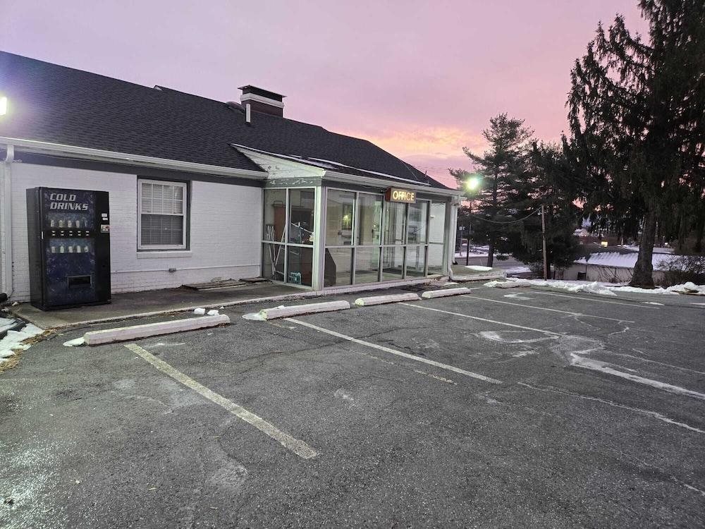 Skyline Motel By OYO Waynesboro US 250 photo 2
