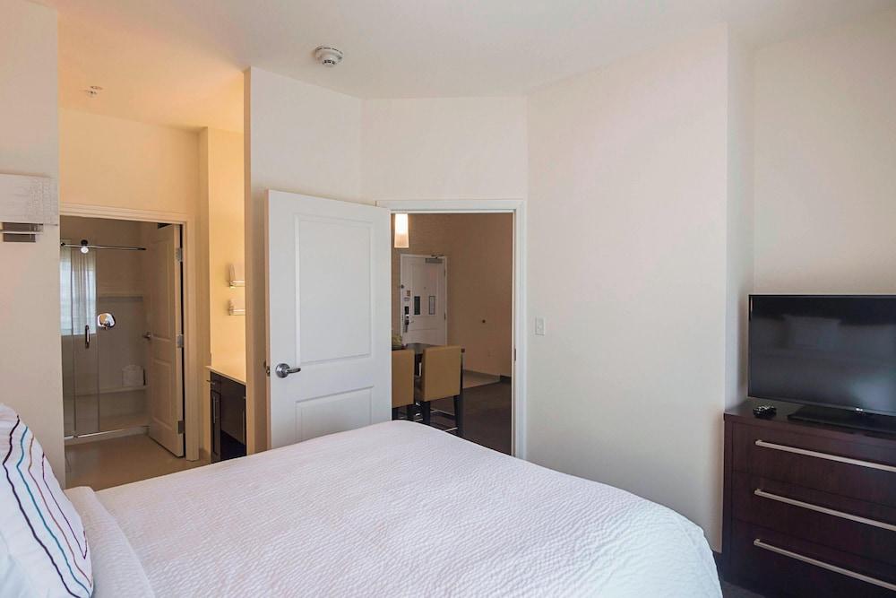 Residence Inn by Marriott Denton photo 7