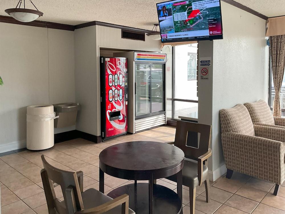 Motel 6 Baton Rouge, LA - East - I-12 photo 29