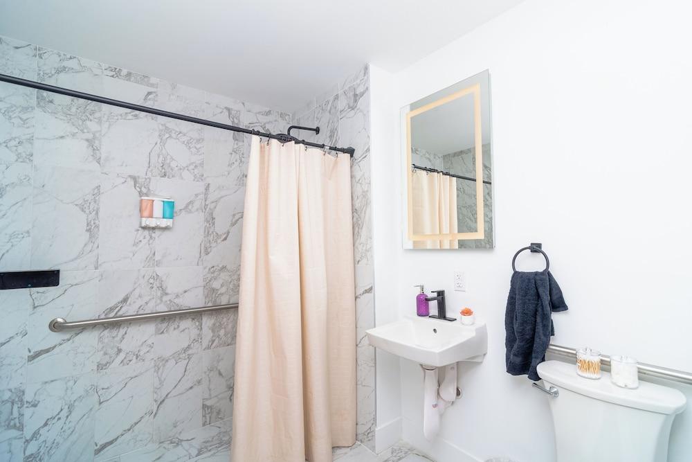 Metro Park Hotel photo 57