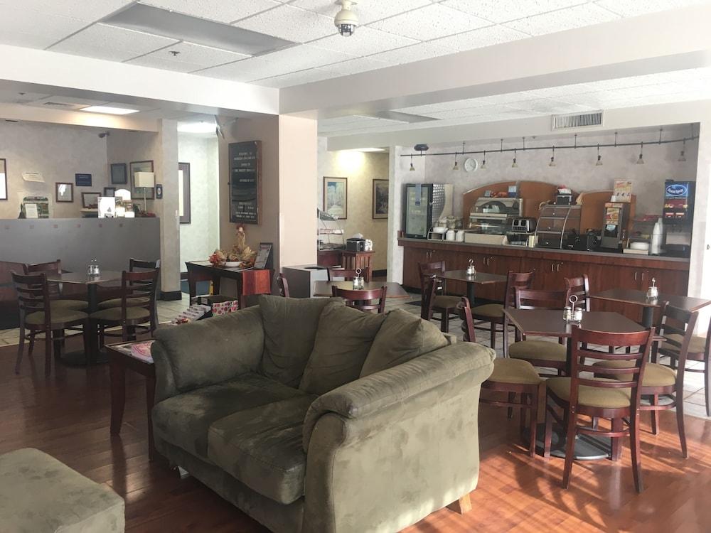 Mountain Inn & Suites photo 31