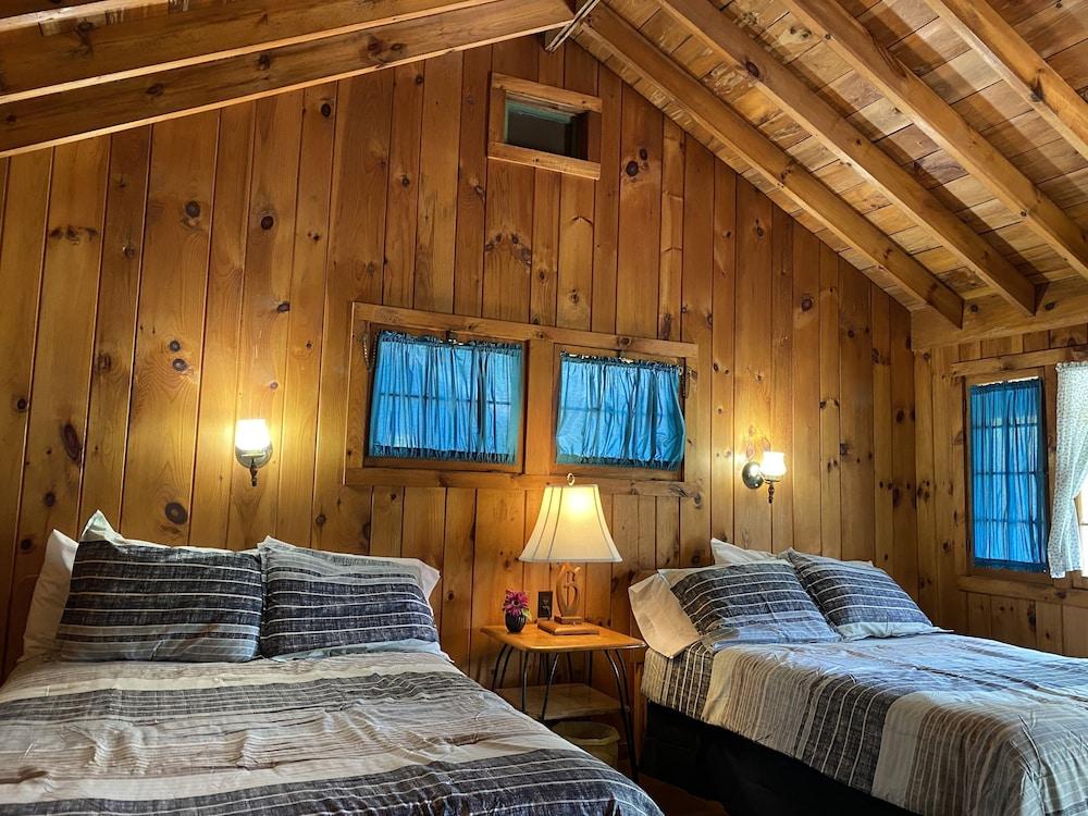 Amber Lantern Lake George Motel and Cottage Rentals photo 20