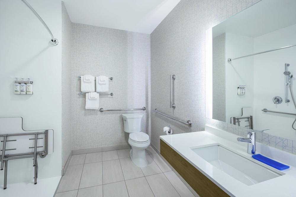 Holiday Inn Express & Suites Phoenix East - Gilbert by IHG photo 8