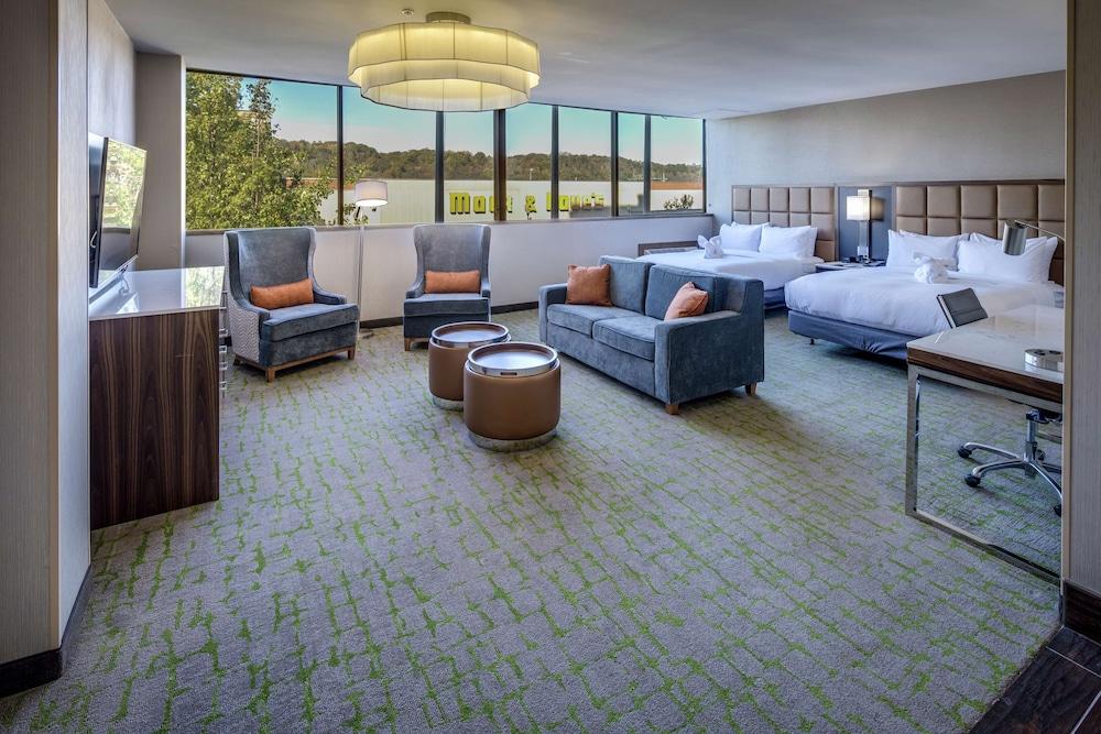 DoubleTree by Hilton Huntington photo 21