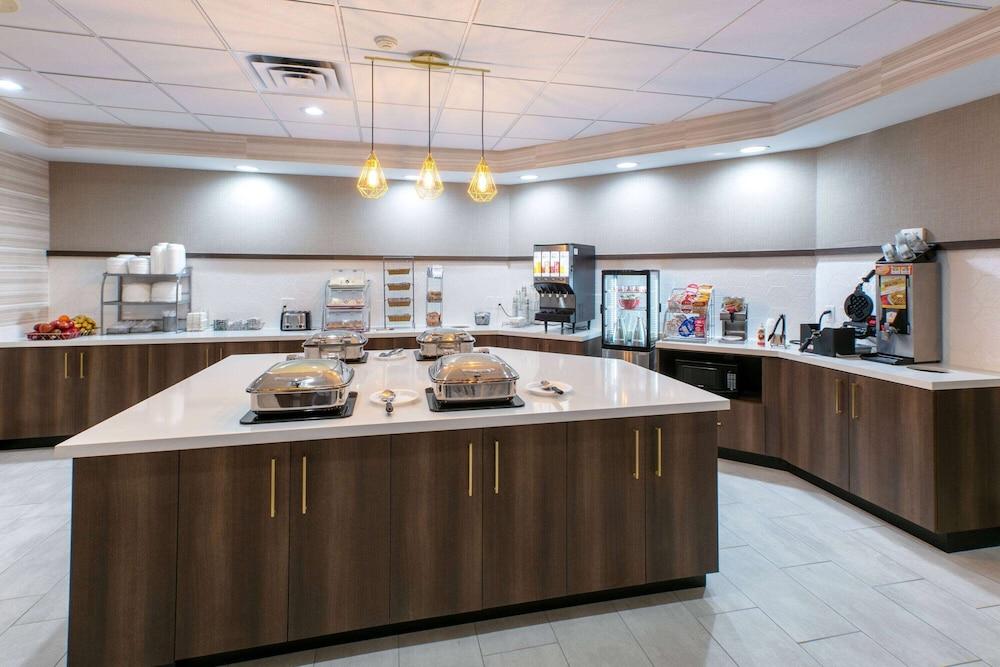Wingate by Wyndham DFW / North Irving photo 32