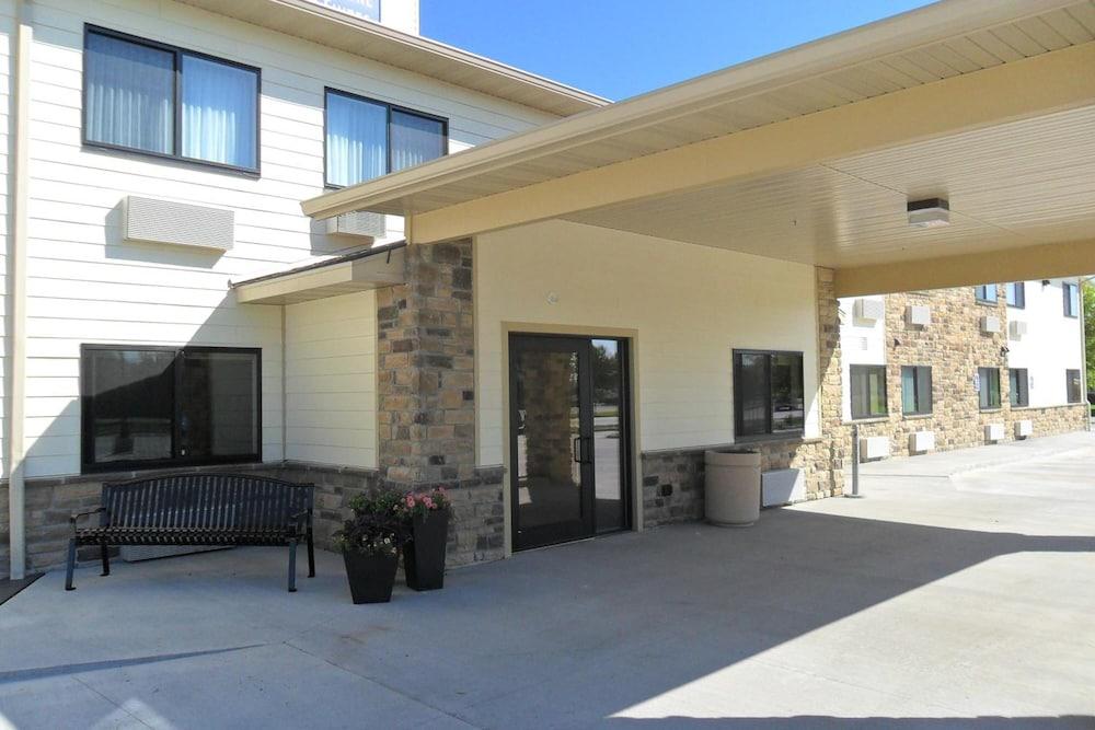 Cobblestone Inn & Suites – Fort Dodge photo 55