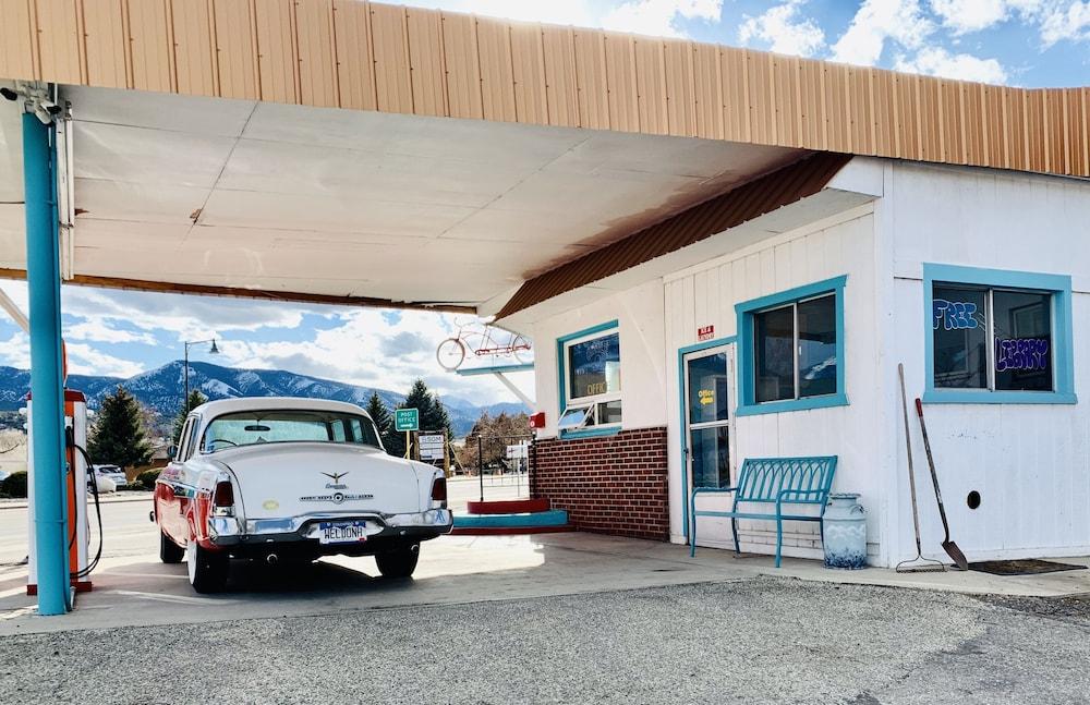 Circle R Motel photo 61