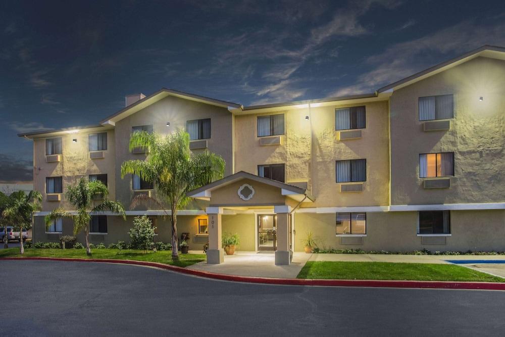 Super 8 by Wyndham Vacaville photo 19