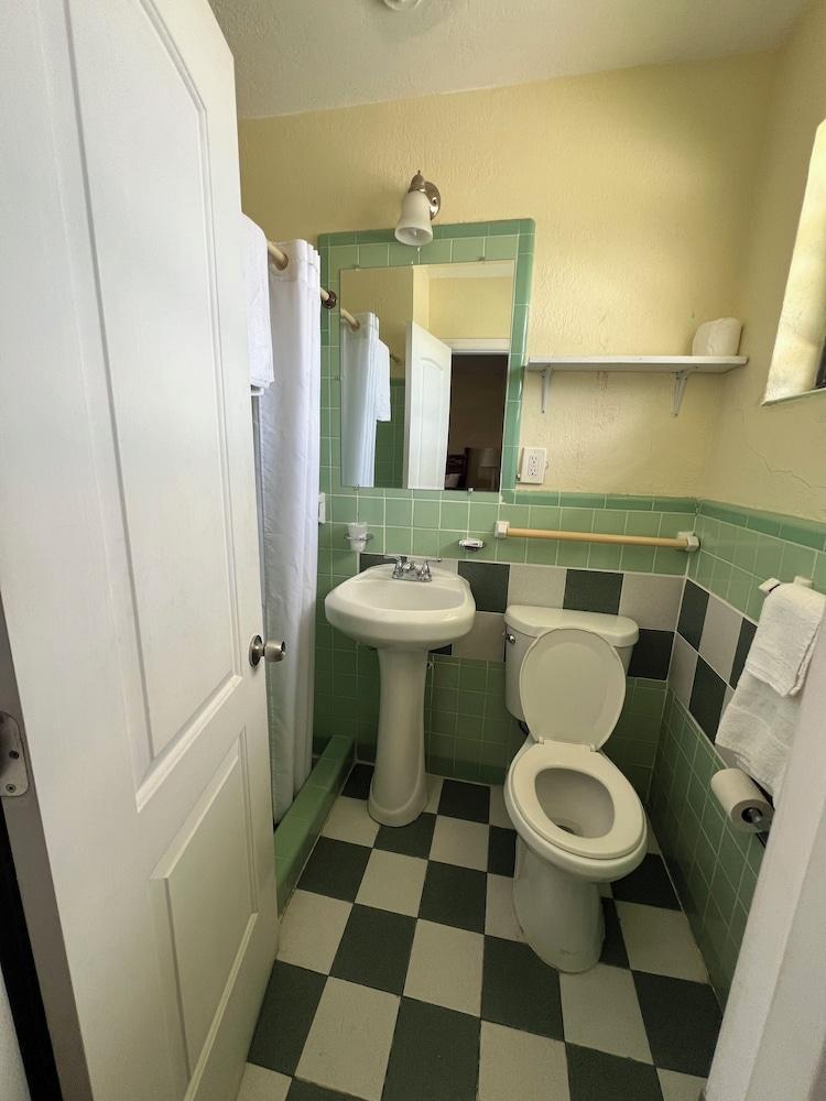 Budget Inn photo 14