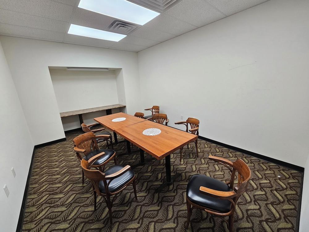 Clarion Inn & Suites Roswell photo 37
