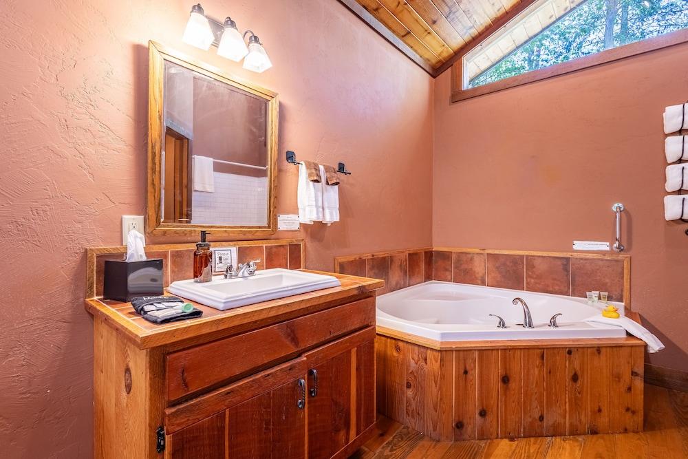 Ruidoso Lodge Cabins photo 95