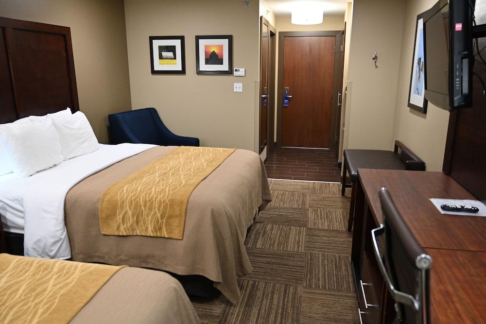 Giles Hotel Inn & Suites photo 5