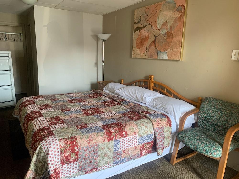 River Road Motel photo 12