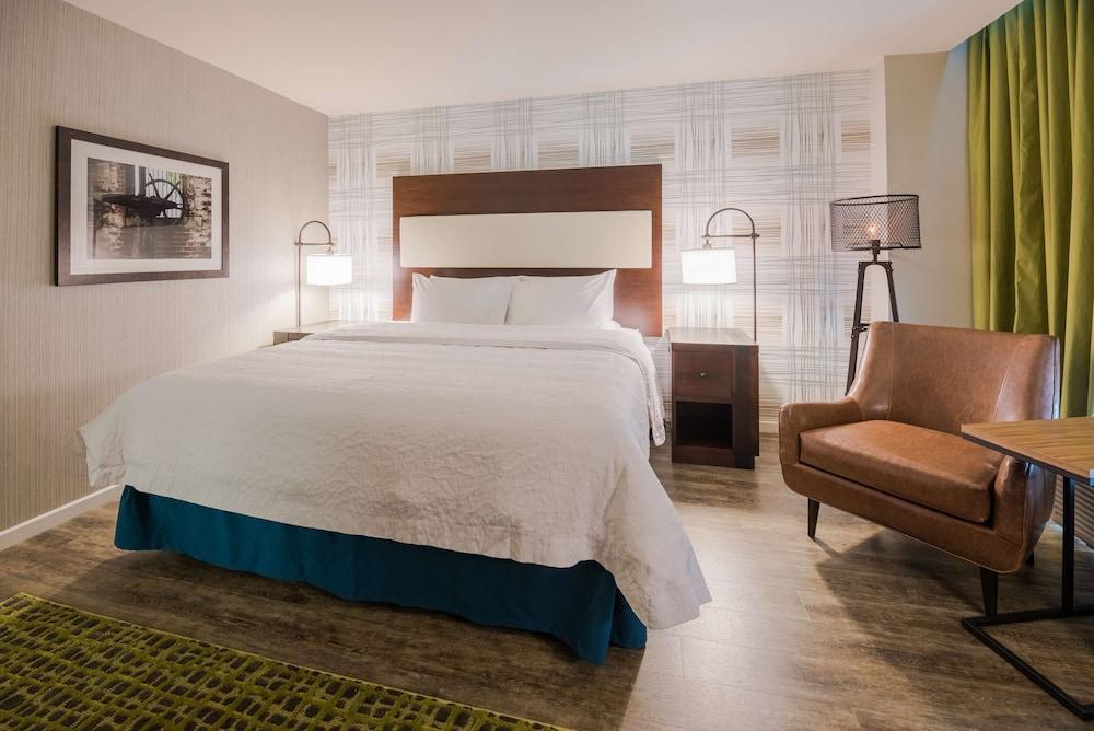 Hampton Inn & Suites Washington DC-Navy Yard photo 11