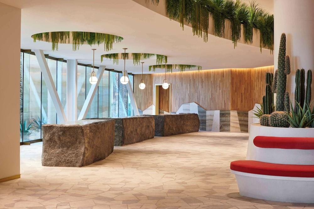 Virgin Hotel Las Vegas, Curio Collection by Hilton photo 12