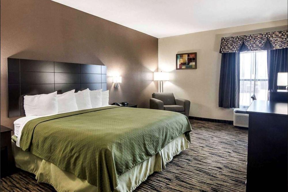 Days Inn by Wyndham Fort Worth North / Fossil Creek photo 4