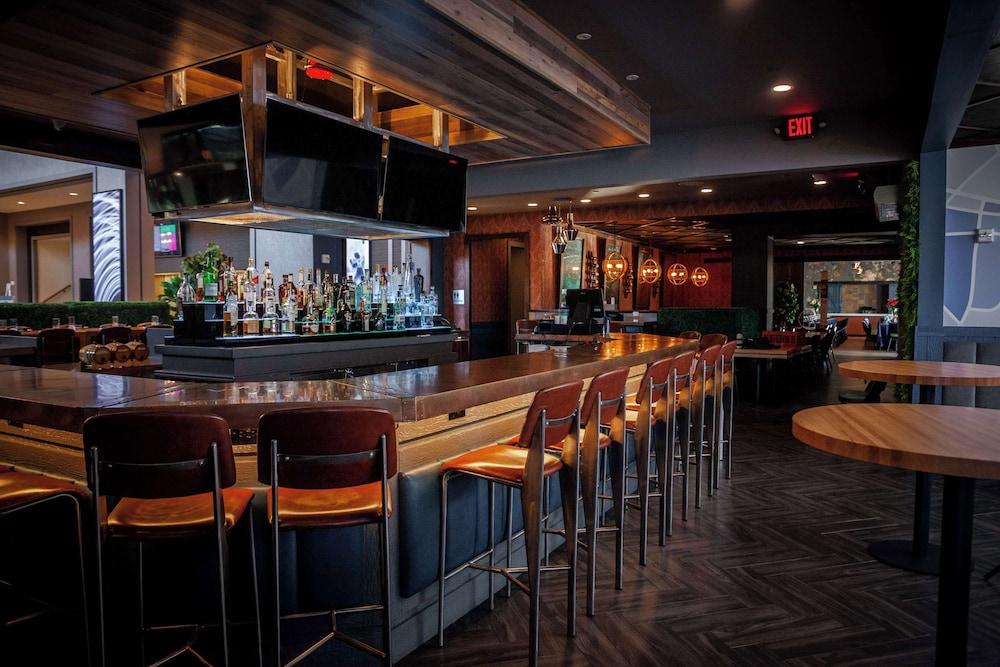DoubleTree Suites by Hilton Htl & Conf Cntr Downers Grove photo 68