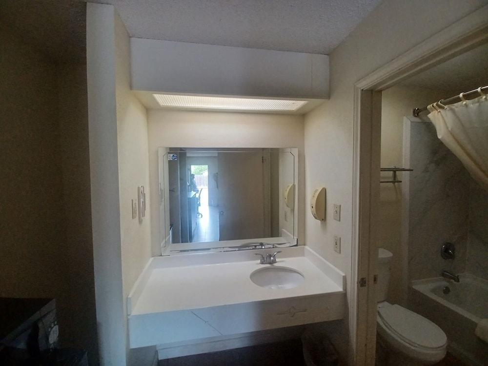 Executive Inn Port Lavaca by OYO photo 6